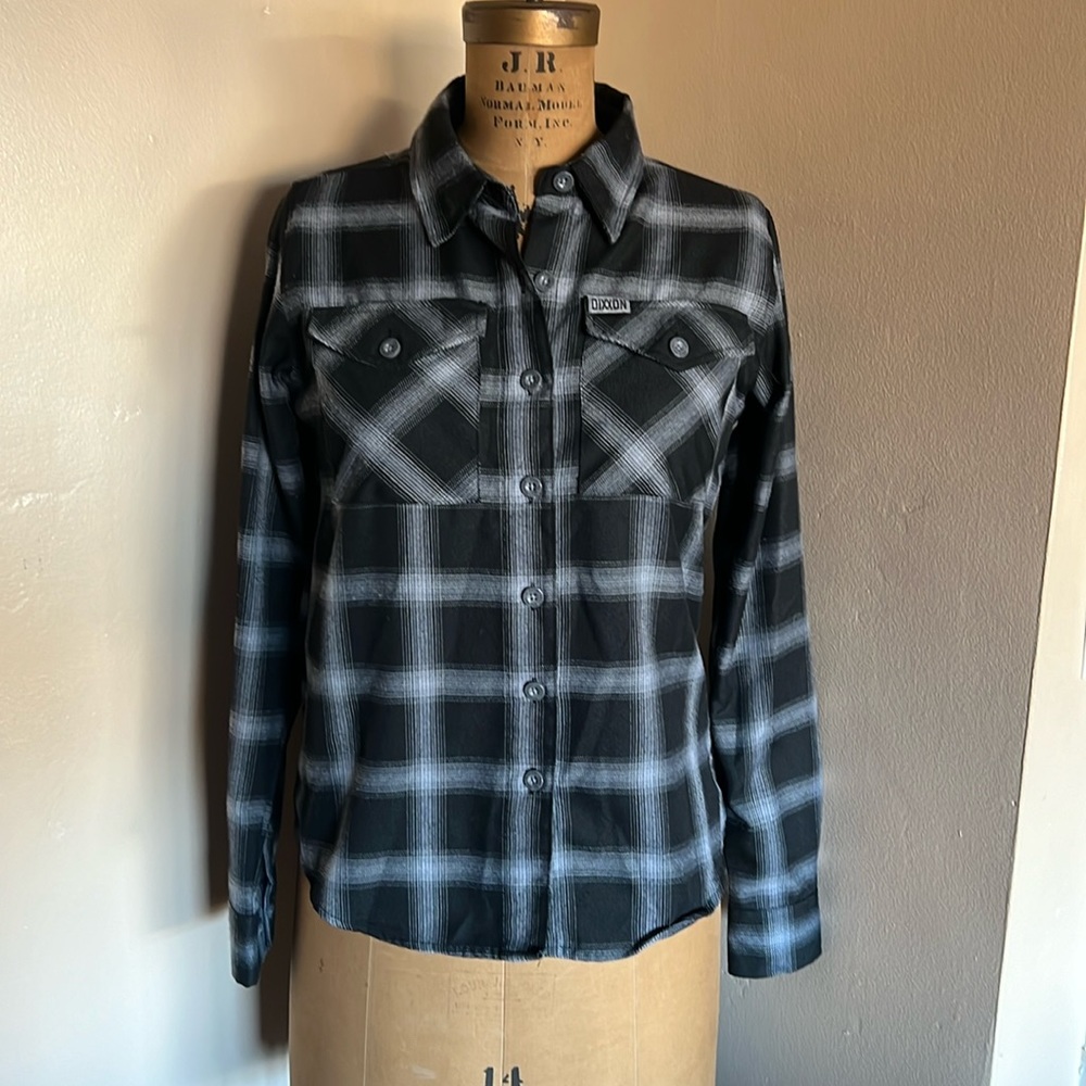 Dixxon Women’s Danny G grey button down Small